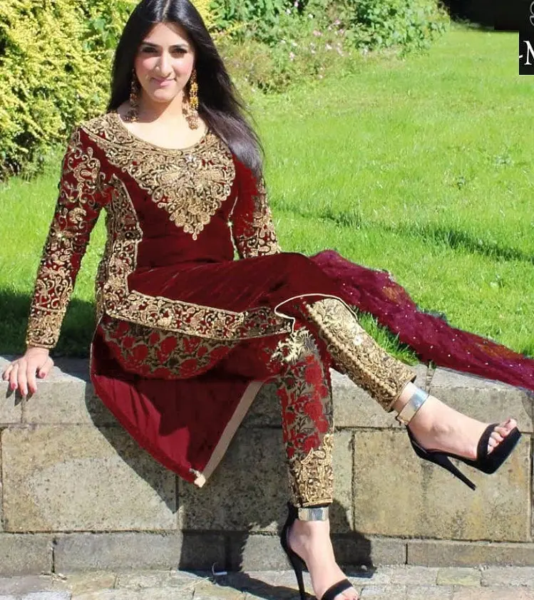 Pakistaanse Stijl Salwar Kameez Voor Dames Met Zware Borduurwerk En Stenen Werk