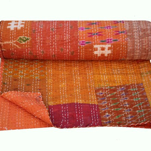 Ấn Độ lụa patola bỏ cổ điển chắp vá <span class=keywords><strong>Sari</strong></span> <span class=keywords><strong>Quilt</strong></span> lụa <span class=keywords><strong>kantha</strong></span> Khăn trải giường Bohemian <span class=keywords><strong>kantha</strong></span> ném chăn bông <span class=keywords><strong>kantha</strong></span> số lượng lớn - Product Image 4