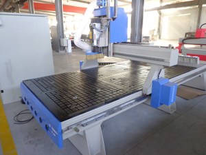 1325 Woodworking 9KW <strong>CNC</strong> <strong>Router</strong> <strong>with</strong> Side <strong>Linear</strong> <strong>ATC</strong> for Sale - Product Image 2