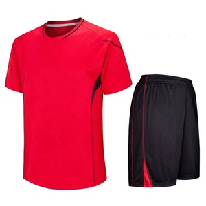 红色足球服2025定制升华O领<span class=keywords><strong>100</strong></span>% 聚酯专业廉价足球服运动服套装