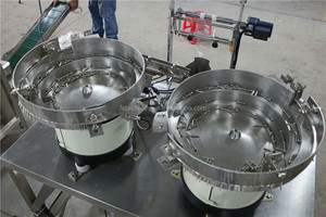 Máquina de embalaje de piezas pequeñas de alta calidad, equipo de combinación, arandela de tuerca de tornillo, conteo de uñas, clasificación, bolsita, empaquetada - Product Image 5