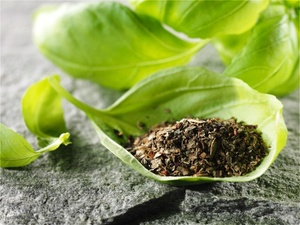 12グラムBasil Chopped Giuseppe Verdi Selection Spices - Product Image 2
