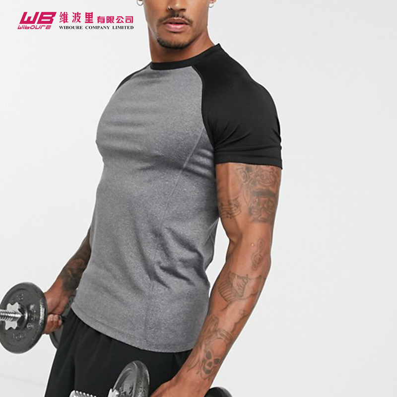Raglan sleeve