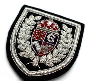 El yapımı büyük boy çapa şekli rozeti 3D işlemeli Goldwork Logo kumaş spor tarzı külçe tel nakış PVC malzeme - Product Image 6