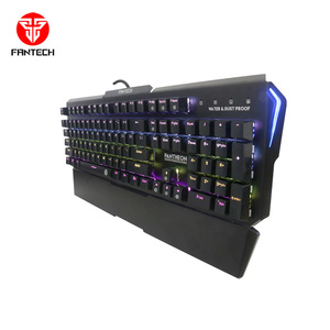 人間工学に基づいたWirst-Rest FantechMK882を備えたメカニカルキーボード