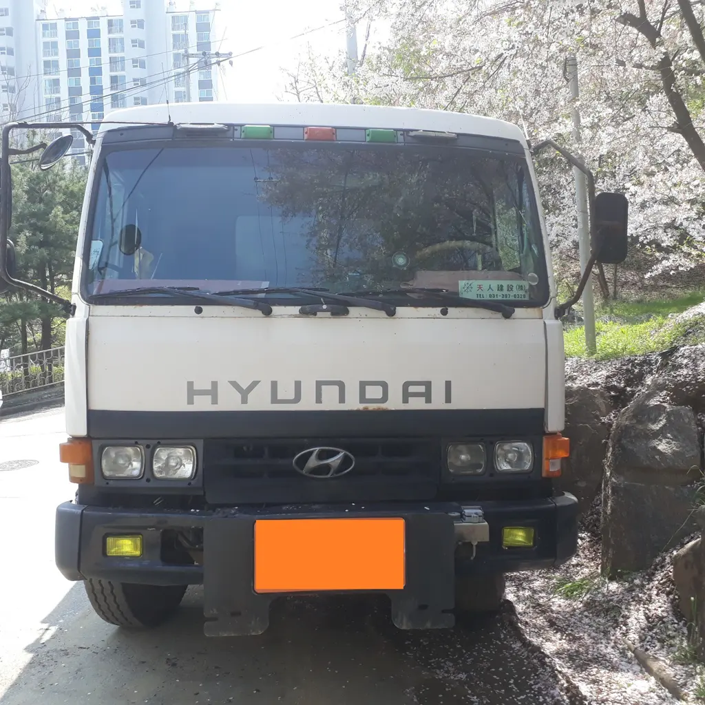 كوريا الجنوبية تستخدم شاحنة قلابة