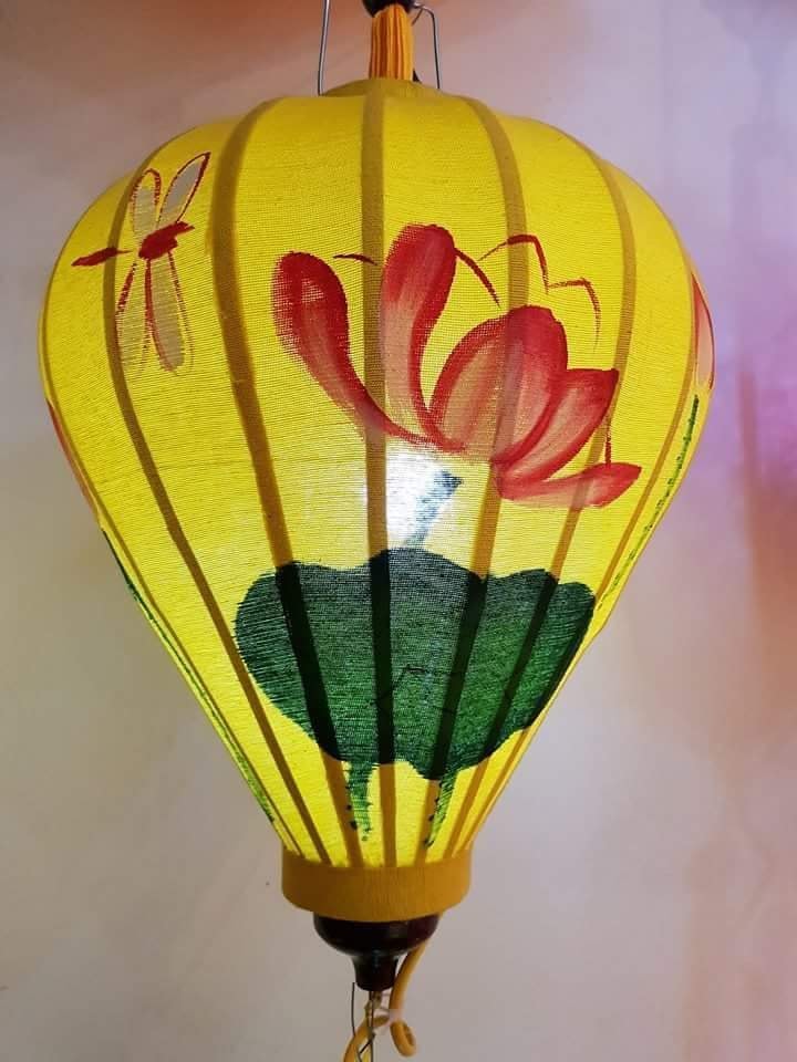 สีเหลือง