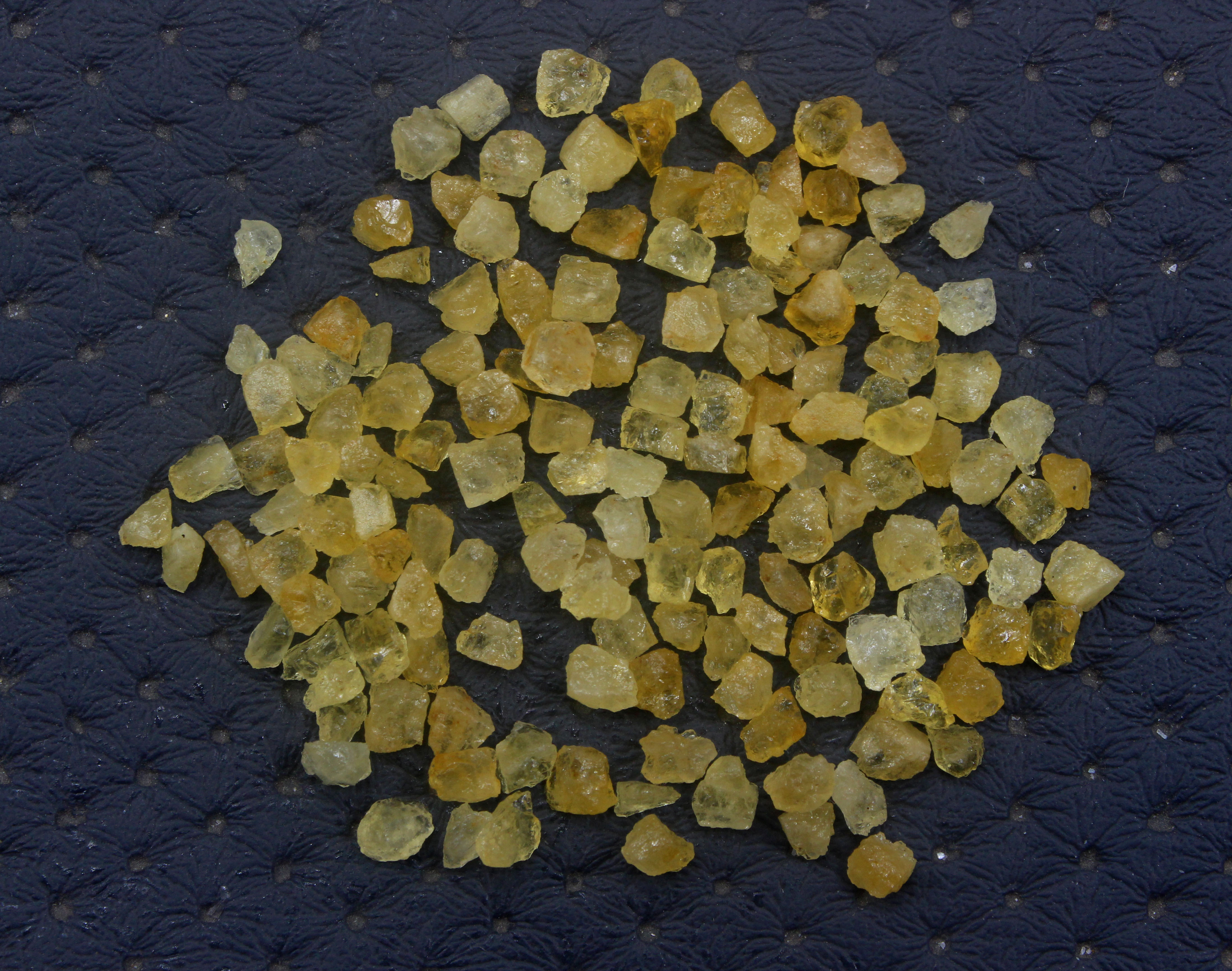 สีเหลือง