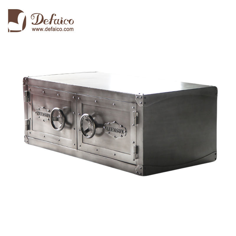 สีเทาเข้ม