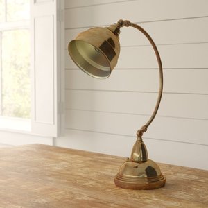 Diseño personalizado icónico latón Metal 23 "lámpara de mesa arqueada para la decoración del hogar fabricante indio fábrica