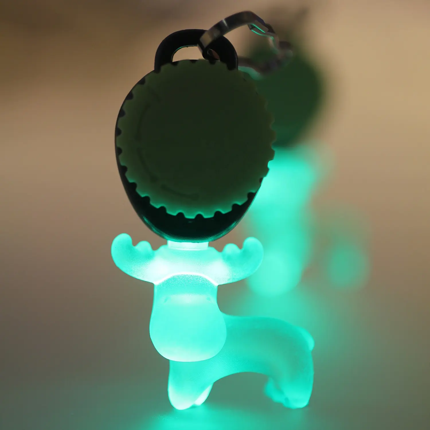 New Arrival 2022 OEM Super Bright Battery operated Mini LED Zipper Pull keychain