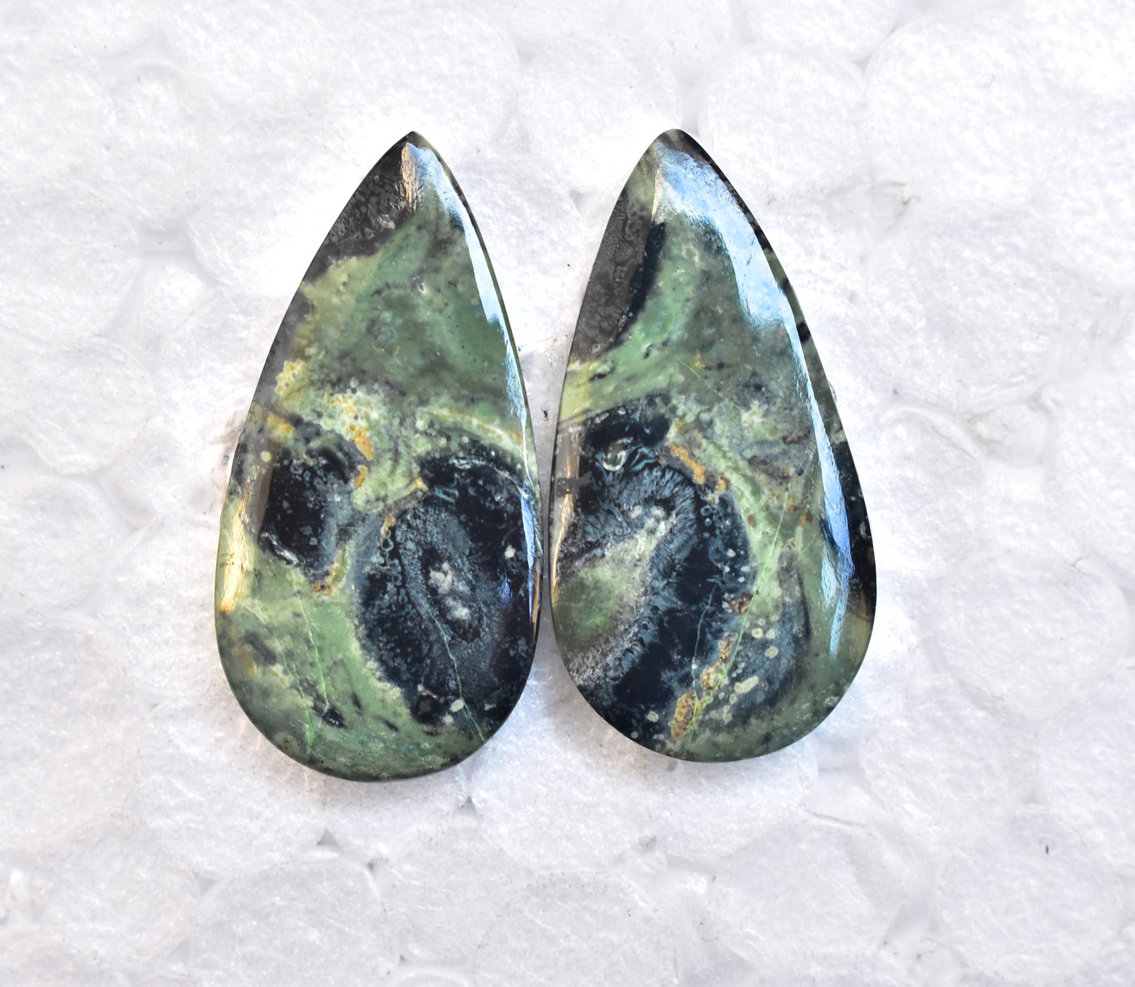 สีเขียว