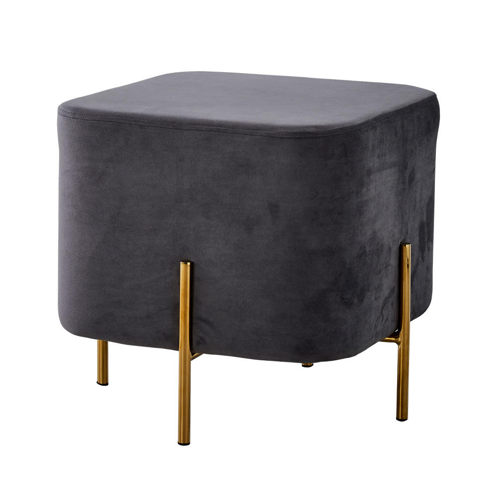 สีเทาเข้ม