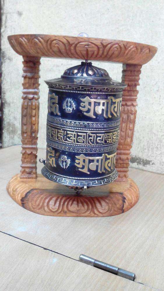 สีเทาเข้ม