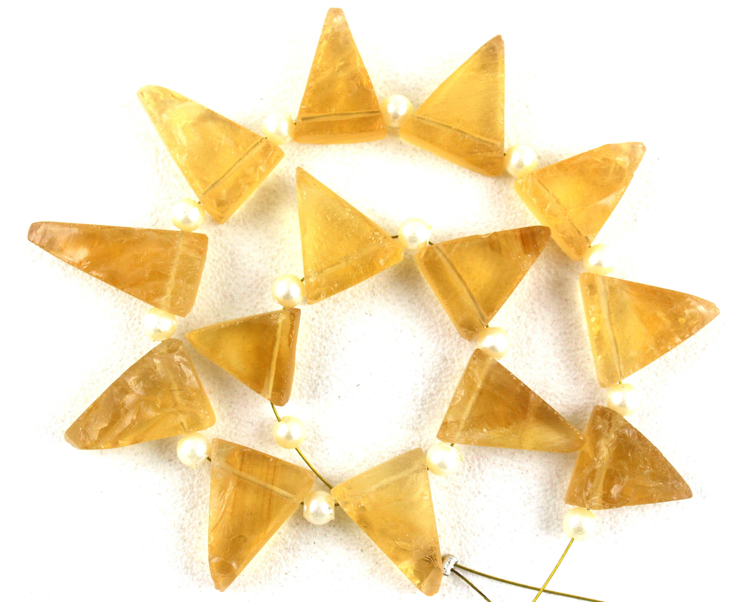 สีเหลือง