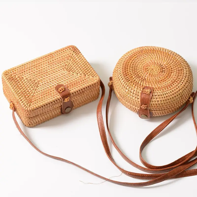 Ultima collezione borsa a tracolla in rattan intrecciato a forma di rettangolo decorazione della casa logo stampato borsa da donna in rattan all'ingrosso