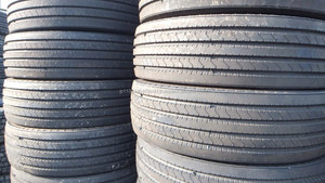ขนาดต่างๆที่มีคุณภาพสูงมือสองขายส่งยางรถบรรทุกกึ่ง - Product Image 4