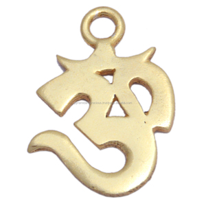 Şanslı OM Metal Charm kolye - Product Image 1