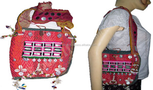 Vintage Banjara omuzdan askili çanta <span class=keywords><strong>Katha</strong></span> dikiş tasarım ayna kabuk iş pamuk fermuar kabile çingene el çantası Tote çanta tarzı 3 adet