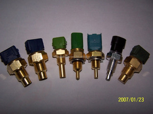 Cảm biến tempreture nước cho Peugeot, Kia, paykan, samand, Citron - Product Image 1