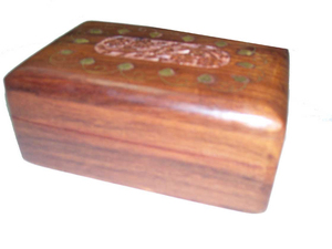 Ahşap kutu oyma ve pirinç kakma tasarım (6 "X 4" X 2.5 ") - Product Image 2