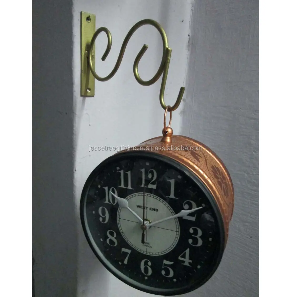 Jam dinding Analog logam dengan lapisan tembaga Finishing melengkung desain kualitas asli untuk dekorasi rumah harga grosir