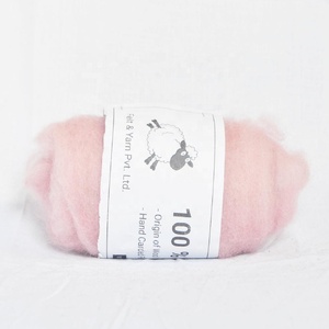 WR-084 yeni zelanda kökenli 100% saf keçe yün fitil yüksek boyalı renkli karde örgü ipliği <span class=keywords><strong>Fluffier</strong></span> pürüzsüz parlak dokuma