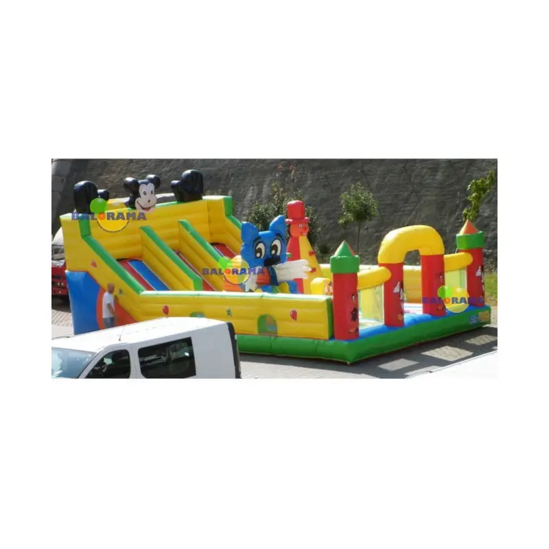 Juego inflable con bonito ratón, ciudad divertida