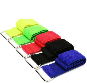 Correa elástica multiusos de gancho y bucle hacia abajo de 1/2 pulgadas con logotipo de impresión personalizable Solución de flejado versátil - Product Image 1