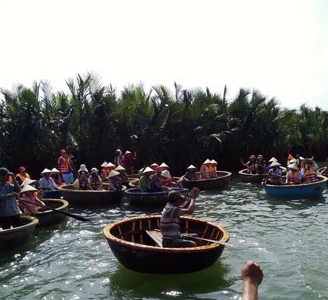 Barco de pesca vietnamita, bote de bambú de Vietnam, coracle de Bambú