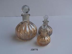 光沢仕上げのカットガラス香水瓶光沢仕上げのカットガラス香水瓶。 - Product Image 3