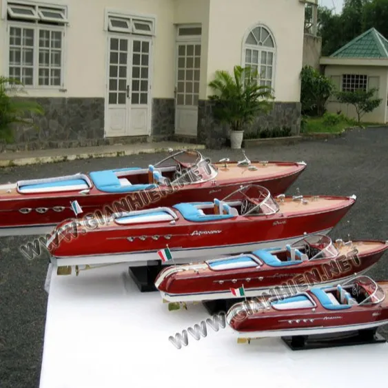 RIVA AQUARAMA 1962 & 1966 (SET OF 4) WOODEN MODEL BOATS