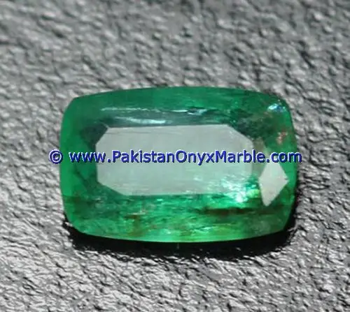 Atacador fornecedor de formas de pedras de esmeralda afgana para fabricação de jóias