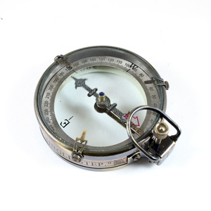 Một cuộc hành trình ngàn dặm bắt đầu với một bước duy nhất cổ kết thúc cổ điển đồng & la bàn thủy tinh trong hộp gỗ - Product Image 4