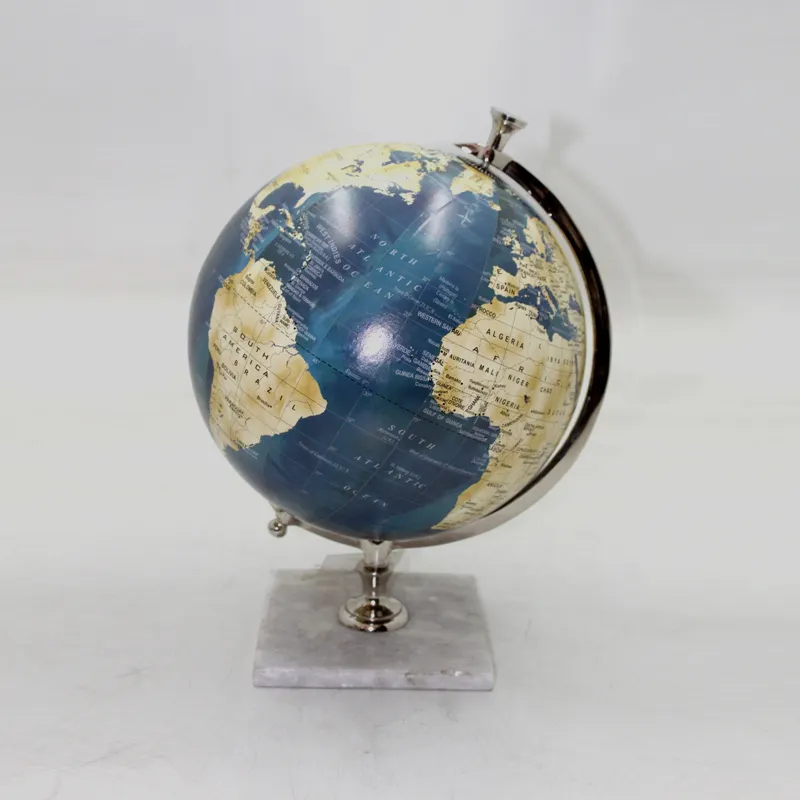 Di plastica mini globo del mondo con il quadrato di base in alluminio
