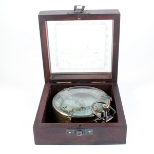 Một cuộc hành trình ngàn dặm bắt đầu với một bước duy nhất cổ kết thúc cổ điển đồng & la bàn thủy tinh trong hộp gỗ - Product Image 6