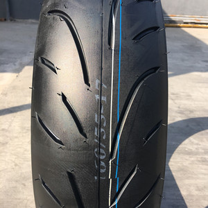 จีนผู้ผลิตยางรถจักรยานยนต์160/60-17ถนนยางรถจักรยานยนต์ Llantas De Moto ที่มีหลายขนาด