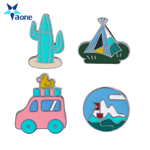 Retro seyahat arabalar ördek çadırı kaktüs yaka Pin emaye broş Denim ceket rozeti komik kamp Pin kadınlar için kız çocuk