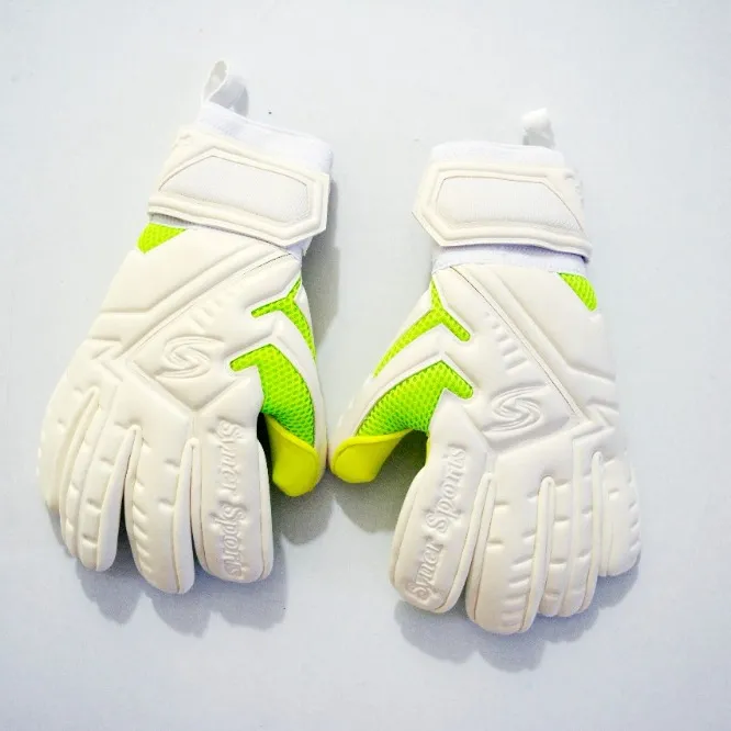 New German latex Goalkeeper Gloves Palm GoalKeeper gloves/4mm Giga latex goalkeeper