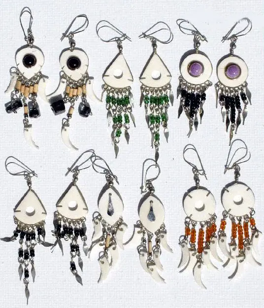 Pendientes blancos tallados a mano de joyas de hueso, perlas de Color y joyas de Bambú