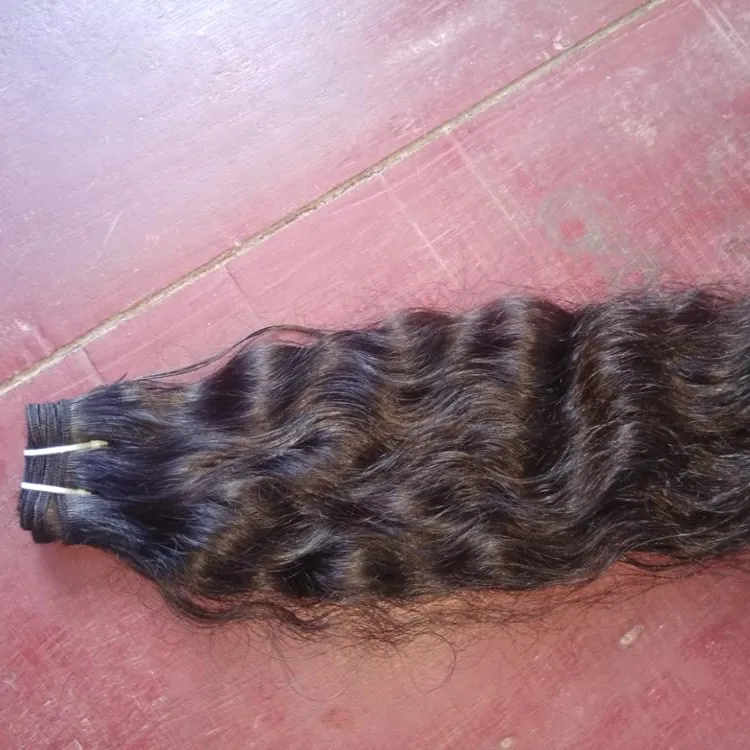 Um doador cabelo cacheado. cabelo remy indiano não transformados natural importado de 100g indiano volume do cabelo humano de preços por atacado