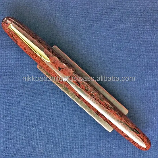 Penna stilografica di alta qualità made in Japan chiamato "HOUJU" in Rosso, fatto di colore Giapponese ebanite