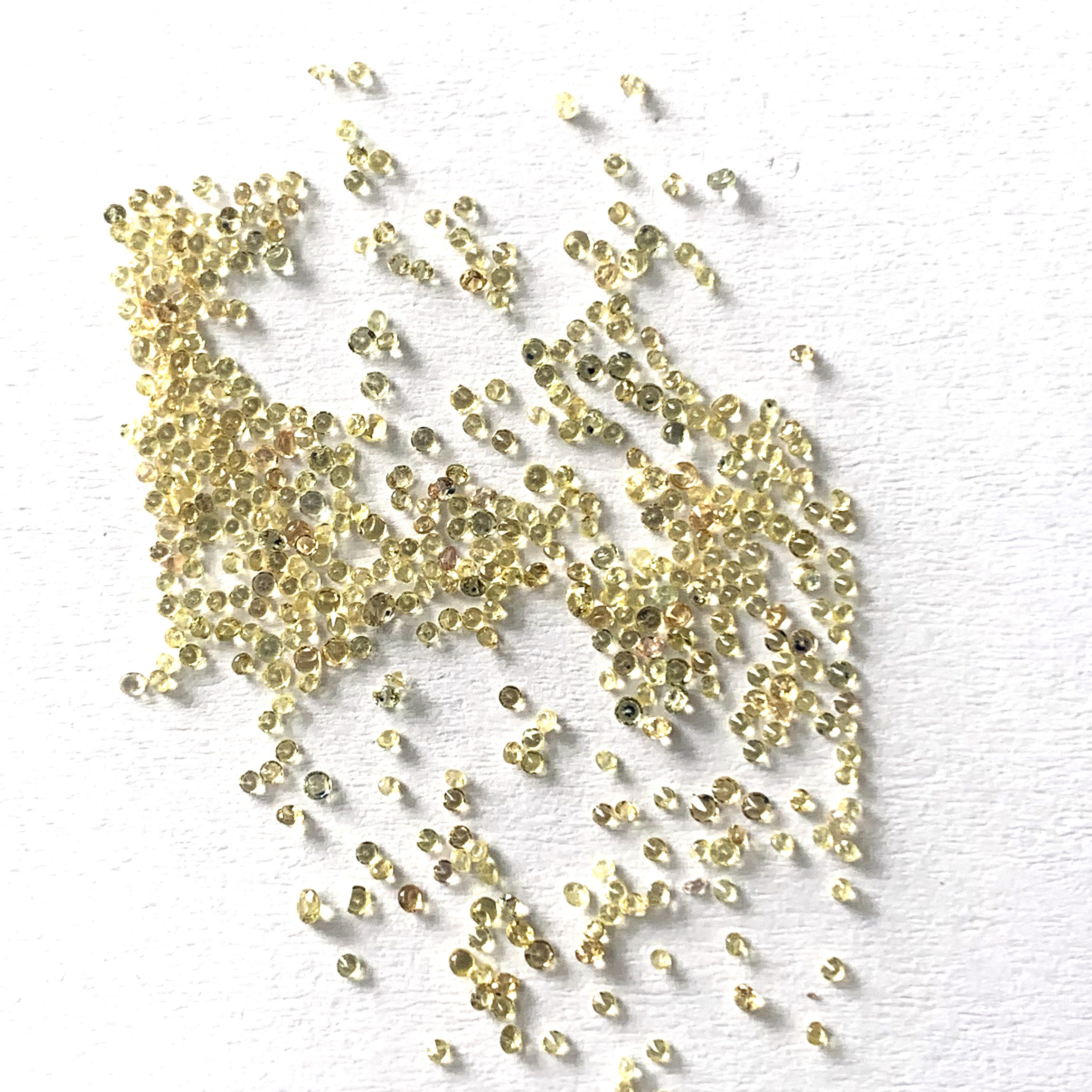 สีเหลือง