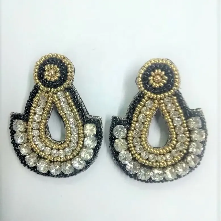 Pendientes de moda hechos a mano con cuentas de semillas negras estilo bohemio para mujeres de la India, joyería artificial