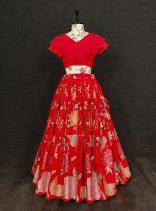 重型绣花Sequennce西部<span class=keywords><strong>Lehenga</strong></span> <span class=keywords><strong>choli</strong></span>衬衫刺绣作品<span class=keywords><strong>lehenga</strong></span>裁剪上衣裙子批发价