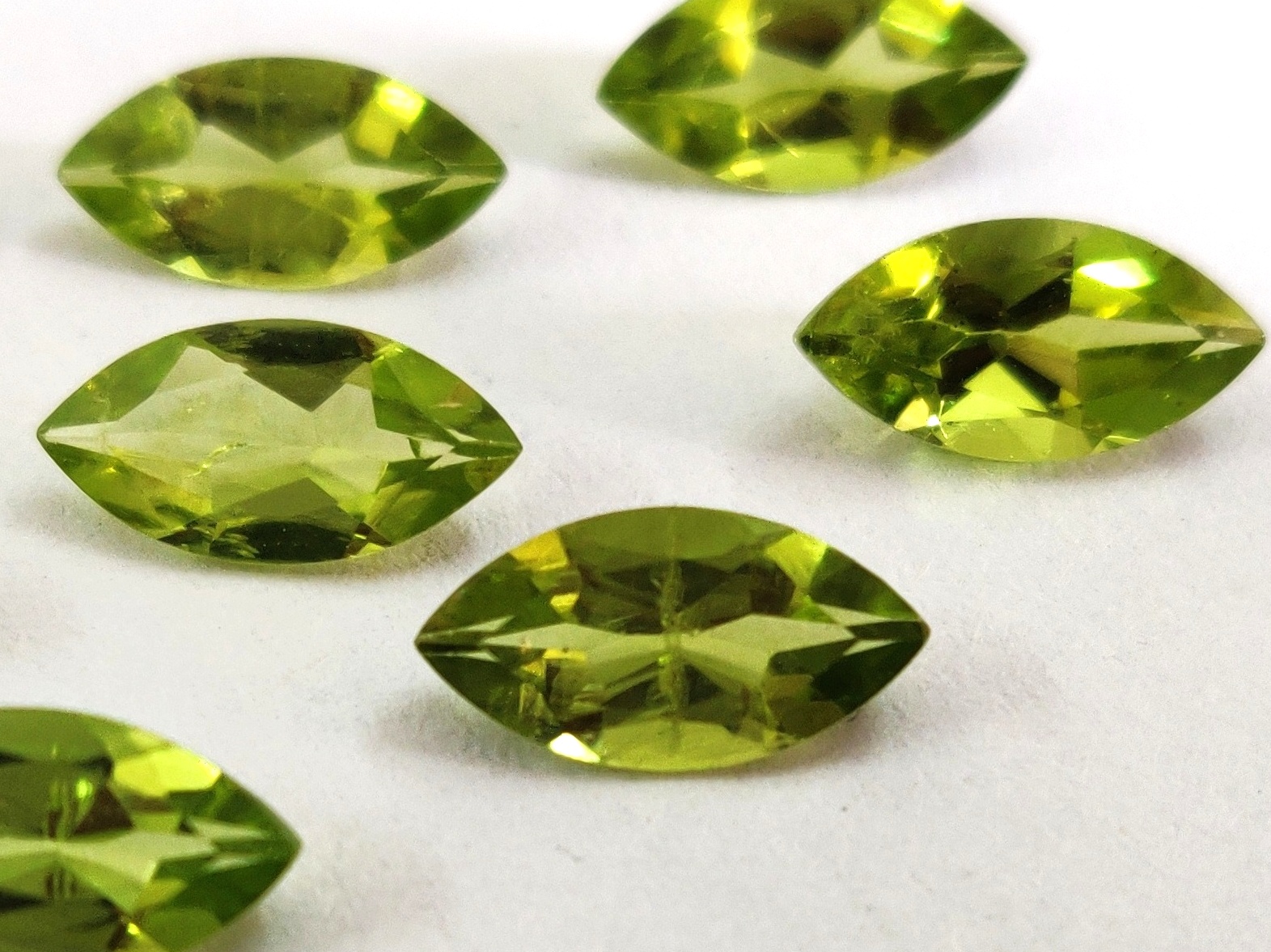 สีเขียว