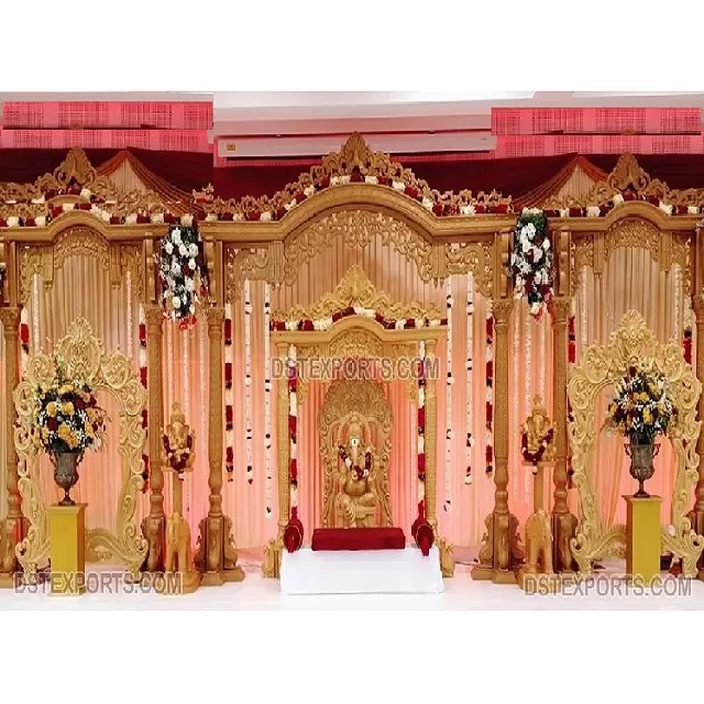 伝統的なマレーの結婚式のレセプションステージの装飾伝統的な結婚式のステージのセットアップマレートップ木製の結婚式のステージのお祝い