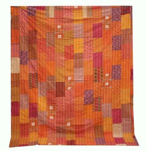 Ấn Độ lụa patola bỏ cổ điển chắp vá <span class=keywords><strong>Sari</strong></span> <span class=keywords><strong>Quilt</strong></span> lụa <span class=keywords><strong>kantha</strong></span> Khăn trải giường Bohemian <span class=keywords><strong>kantha</strong></span> ném chăn bông <span class=keywords><strong>kantha</strong></span> số lượng lớn - Product Image 5