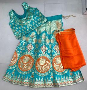 ซัพพลายเออร์จำนวนมากที่มีคุณภาพเด็กสวมใส่ Lehenga Choli สำหรับขาย/ดิจิตอลพิมพ์ซาติน Lehenga ในสีชมพูราชสถาน Lehenga สาว