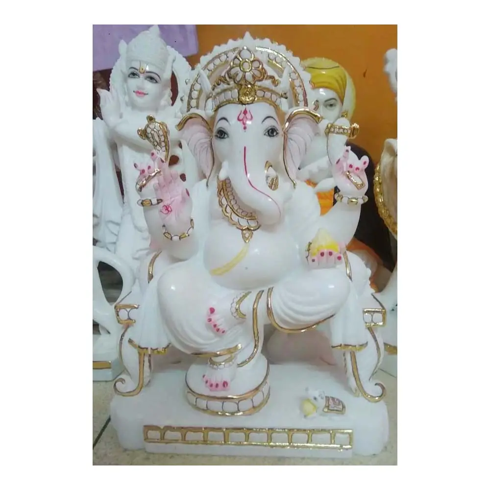 Lindo clássico artesanal branco puro mármore Makrana Senhor Ganesh sentado na estátua Singhasan para o culto em Home Office